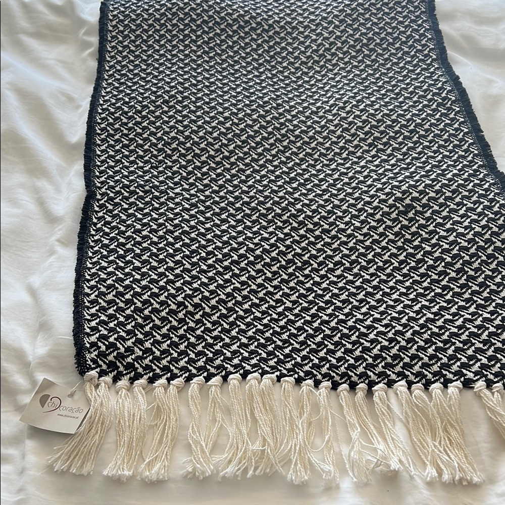 Beautiful Black and White Knit Scarf